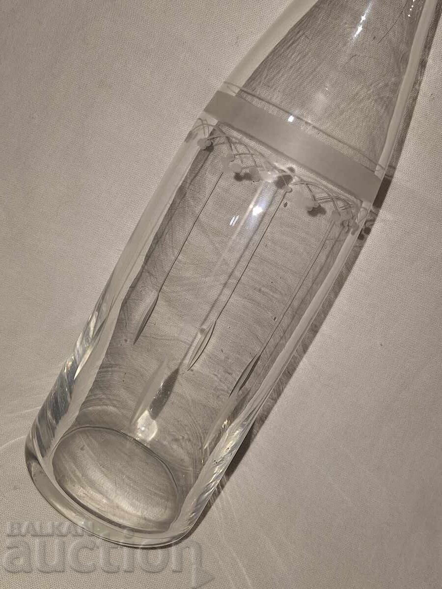 Delivery of Old crystal carafe with silver-plated spout and stopper Delivery of Old crystal carafe with silver-plated spout and stopper