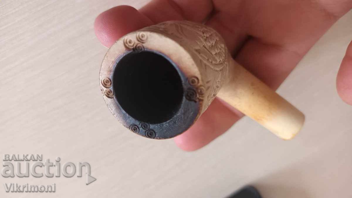 Delivery of Vintage pipe, meerschaum, carving, old