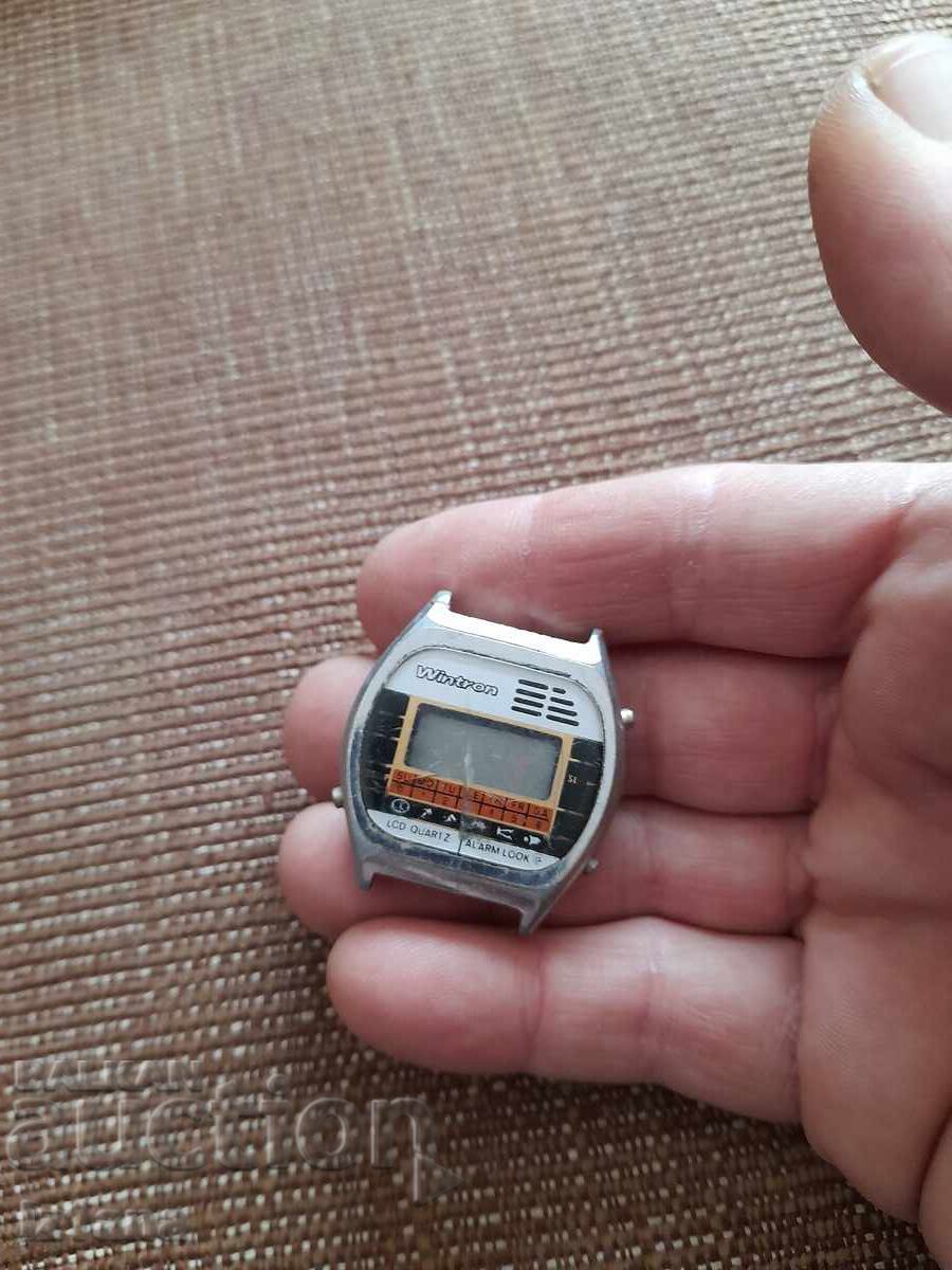 Old electronic clock Wintron with price 11.00 BGN | € 5.62 Old electronic clock Wintron with price 11.00 BGN | € 5.62