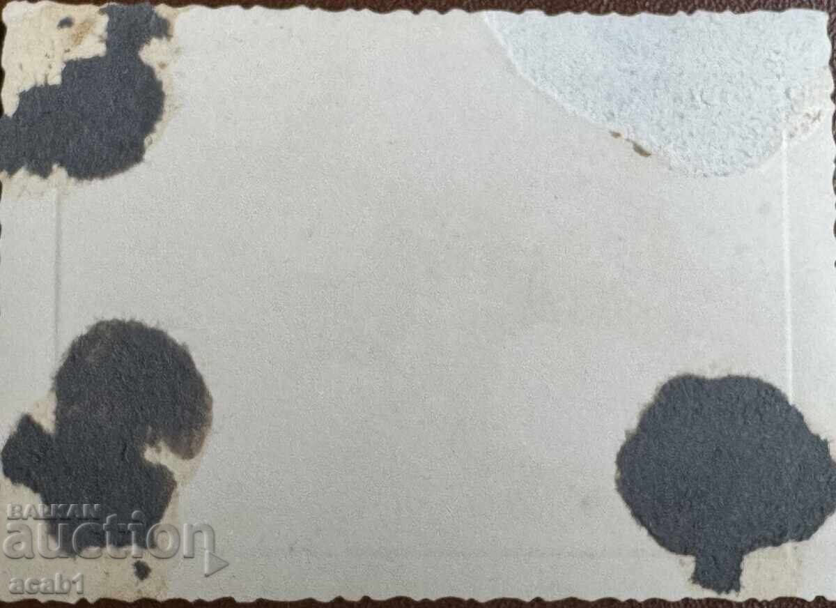 Μπροστά στο Δημαρχείο, ο Δήμαρχος, ο Αστυνομικός και πολίτες με τιμή 9.99 BGN | € 5.11 Μπροστά στο Δημαρχείο, ο Δήμαρχος, ο Αστυνομικός και πολίτες με τιμή 9.99 BGN | € 5.11