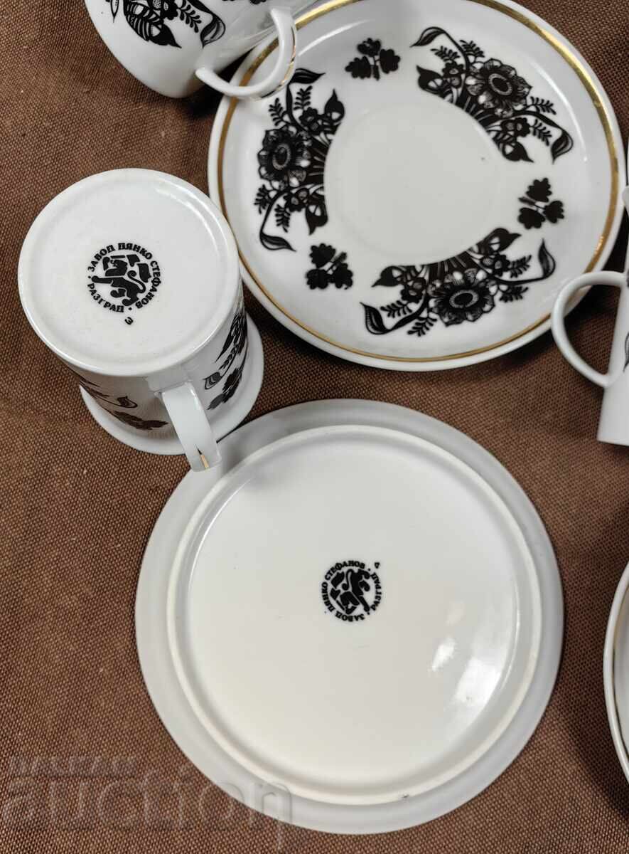 SET DE CAFEA NEUTILIZAT SET DE CANI FARURUIE SET DE CANI cu preț 29.00 BGN | € 14.83