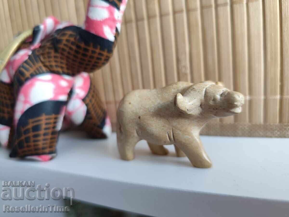 Лот от 6 нови африкански сувенири с цена € 12.00 | 23.47 лв.