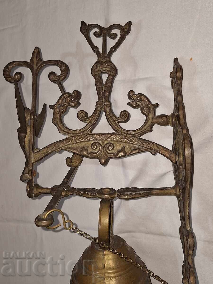 Παλιό μεγάλο χάλκινο κουδούνι πόρτας με τιμή 200.00 BGN | € 102.26 Παλιό μεγάλο χάλκινο κουδούνι πόρτας με τιμή 200.00 BGN | € 102.26