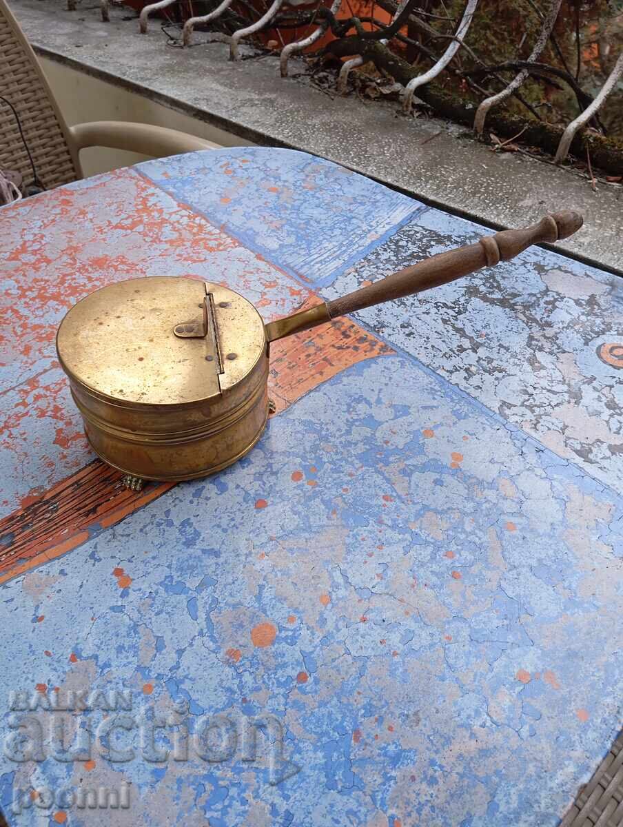 Auction  Bronze heating device