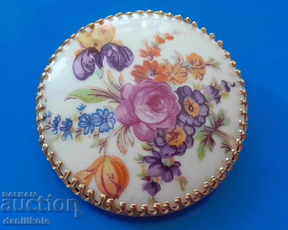 *$*Y*$* STUNNING PORCELAIN BROOCH - FLORAL MOTIF*$*Y*$* *$*Y*$* STUNNING PORCELAIN BROOCH - FLORAL MOTIF*$*Y*$*