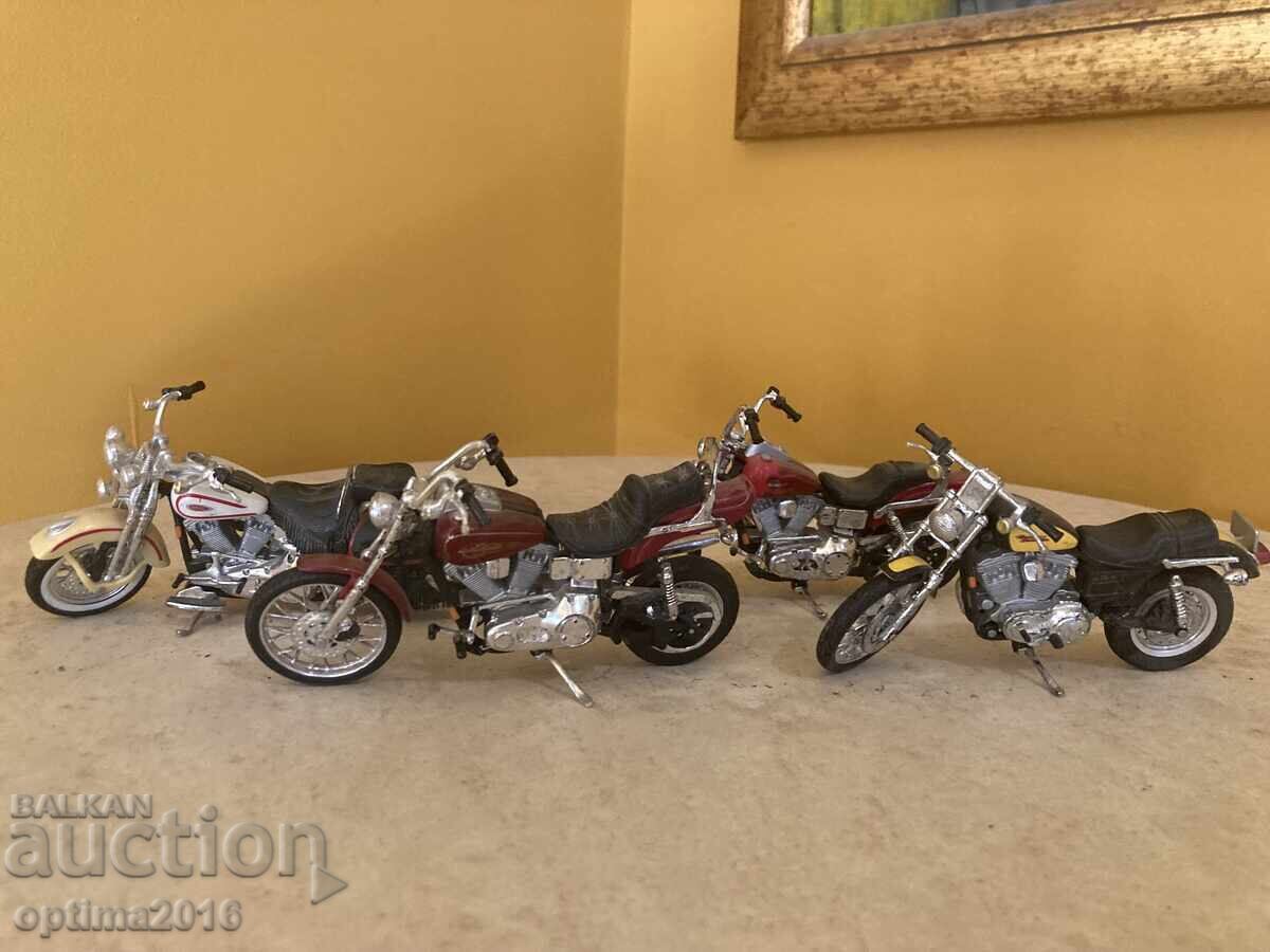 Set de modele de motociclete cu preț 60.00 BGN | € 30.68
