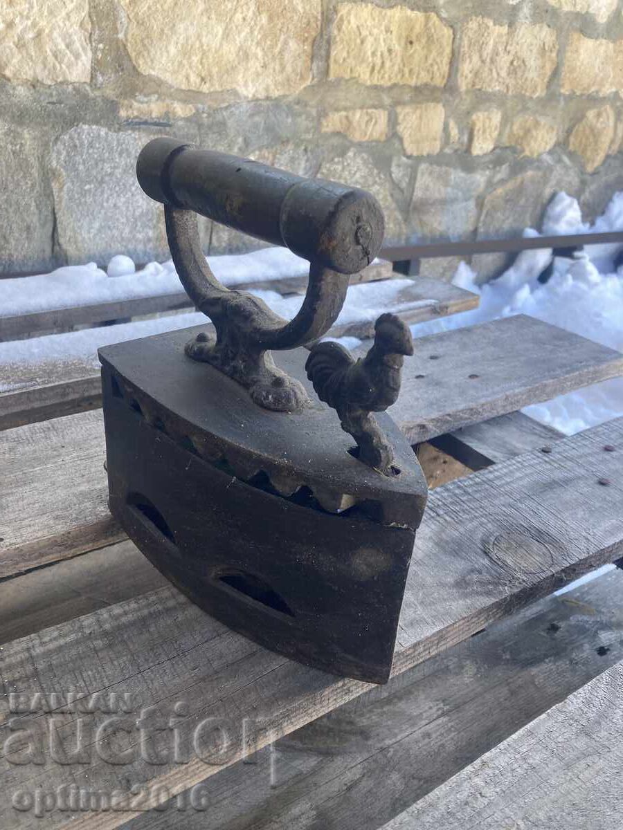 Antique iron with price 40.00 BGN | € 20.45