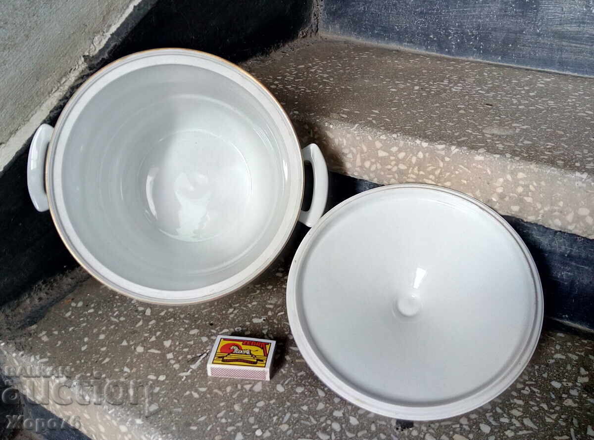 JLMENAU Graf Von Henneberg Porzellan 1777 PORCELAIN SOUP BOWL - 5 JLMENAU Graf Von Henneberg Porzellan 1777 PORCELAIN SOUP BOWL - 5