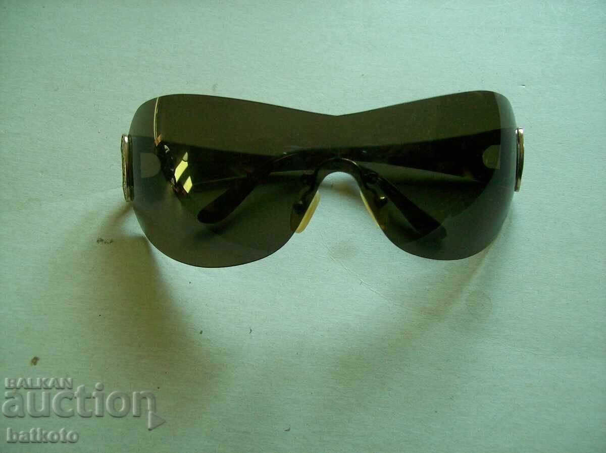 Licitație Ochelari de soare pentru femei marca PREGO