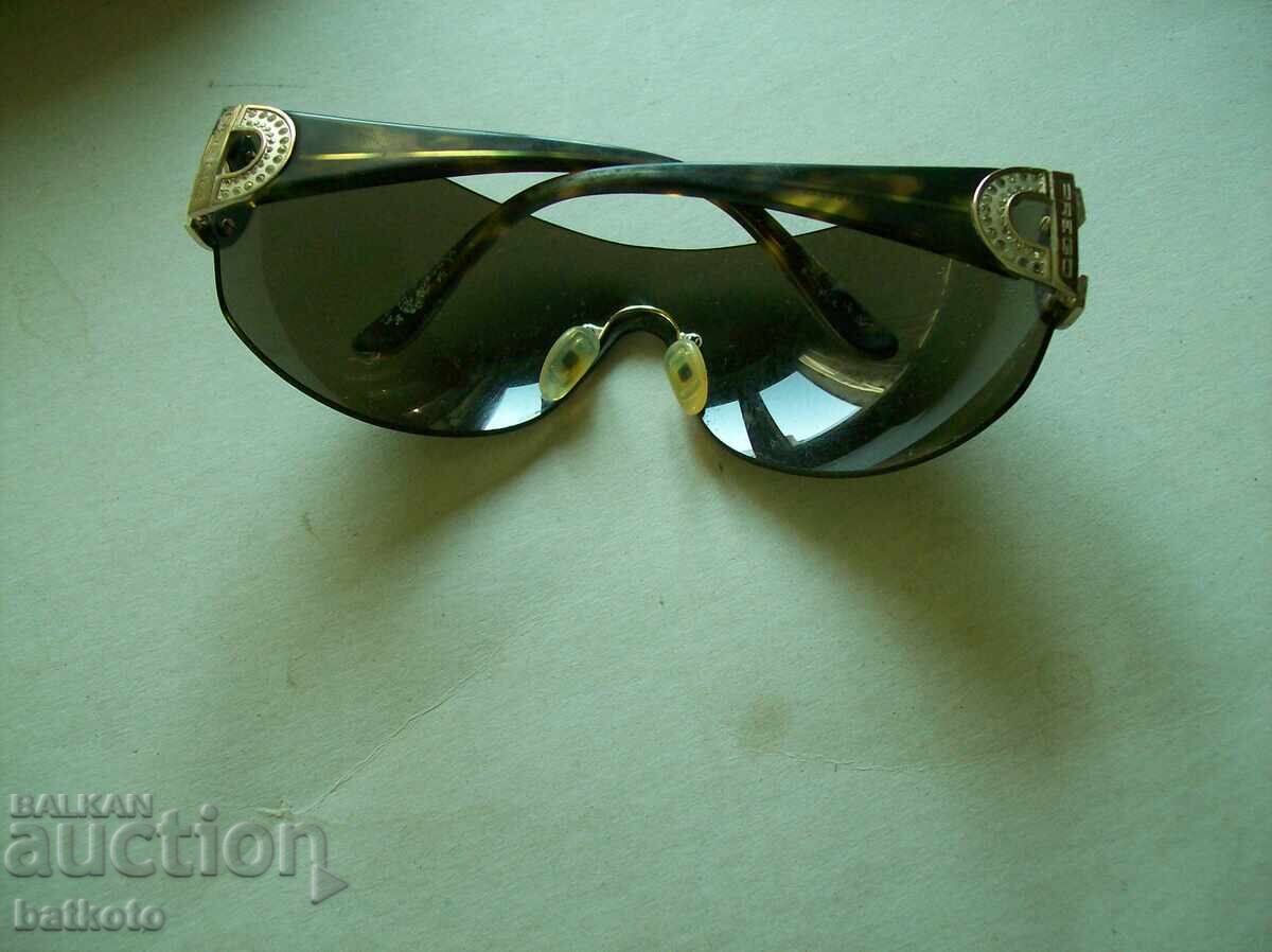 Livrarea Ochelari de soare pentru femei marca PREGO