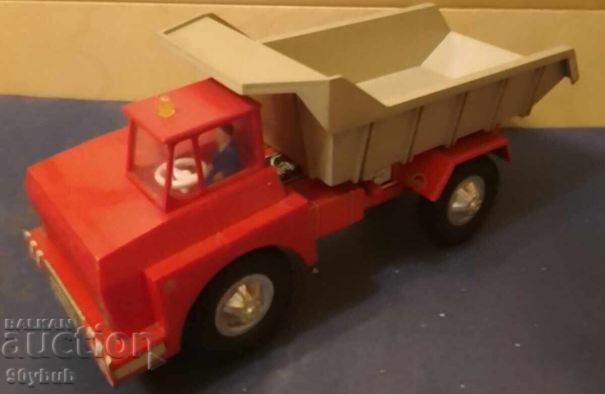 Стара германска метална играчка камион Мамут Mammut с цена 80.00 лв. | € 40.90 Стара германска метална играчка камион Мамут Mammut с цена 80.00 лв. | € 40.90