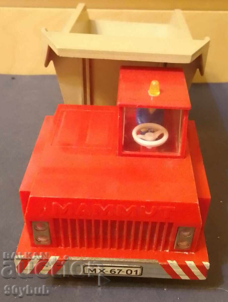 Доставка на Стара германска метална играчка камион Мамут Mammut Доставка на Стара германска метална играчка камион Мамут Mammut