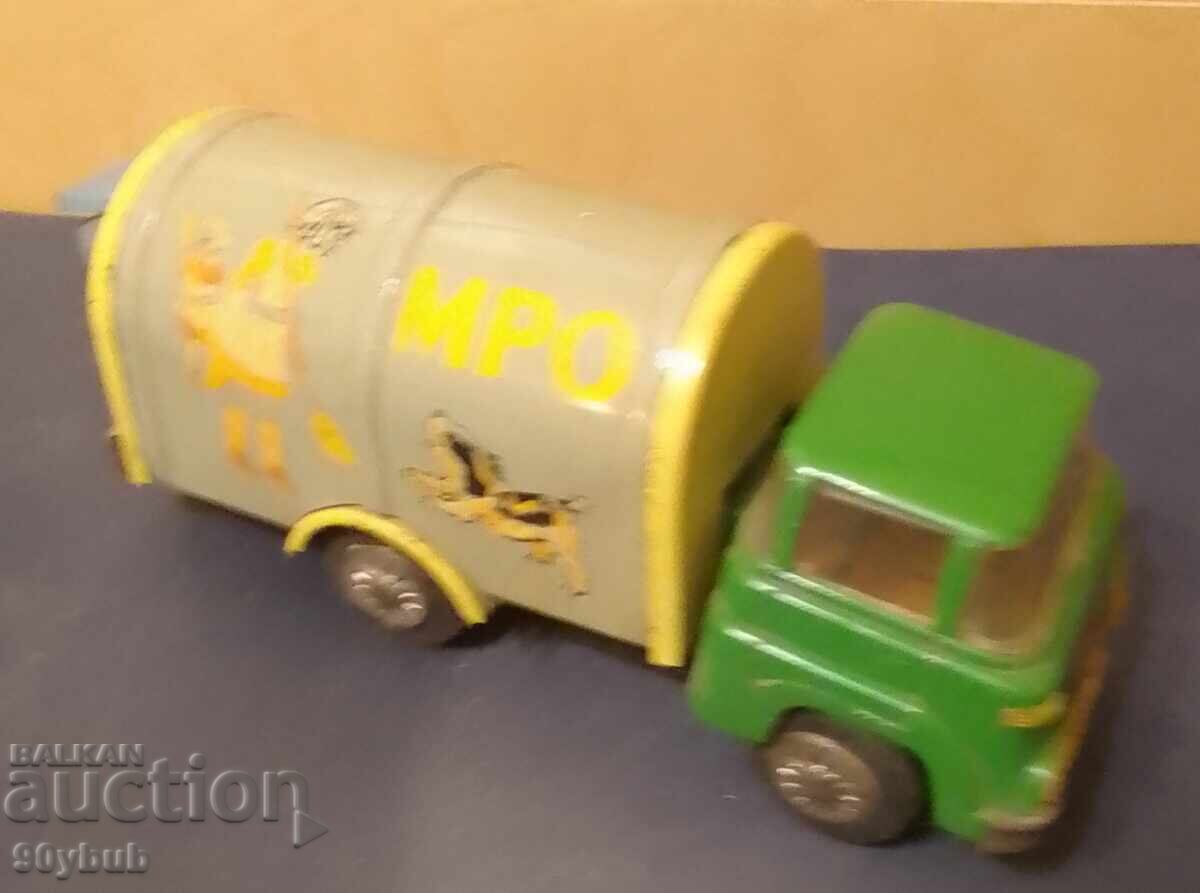 Стара соц метална играчка боклукчийски камион с цена 140.00 лв. | € 71.58 Стара соц метална играчка боклукчийски камион с цена 140.00 лв. | € 71.58