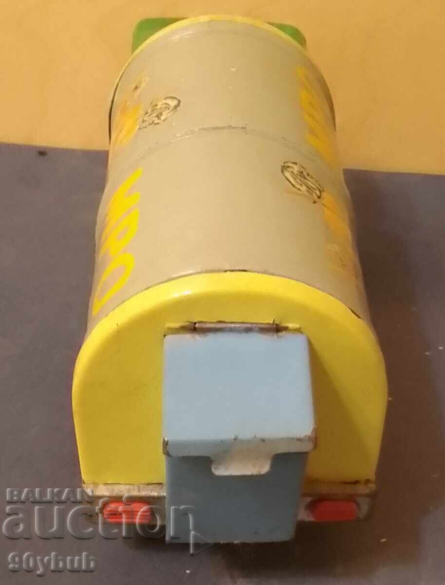 Аукцион Стара соц метална играчка боклукчийски камион Аукцион Стара соц метална играчка боклукчийски камион