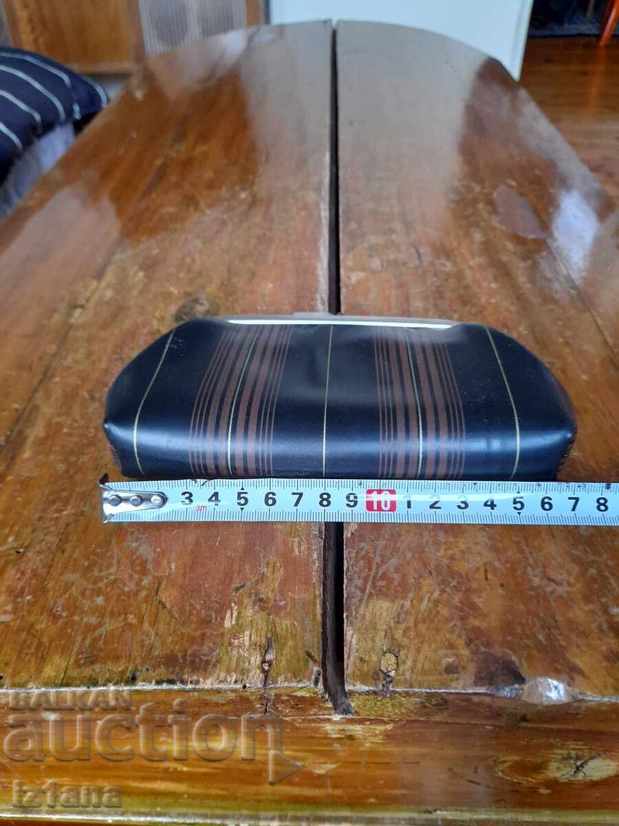 Old lady's purse with price 27.00 BGN | € 13.80 Old lady's purse with price 27.00 BGN | € 13.80