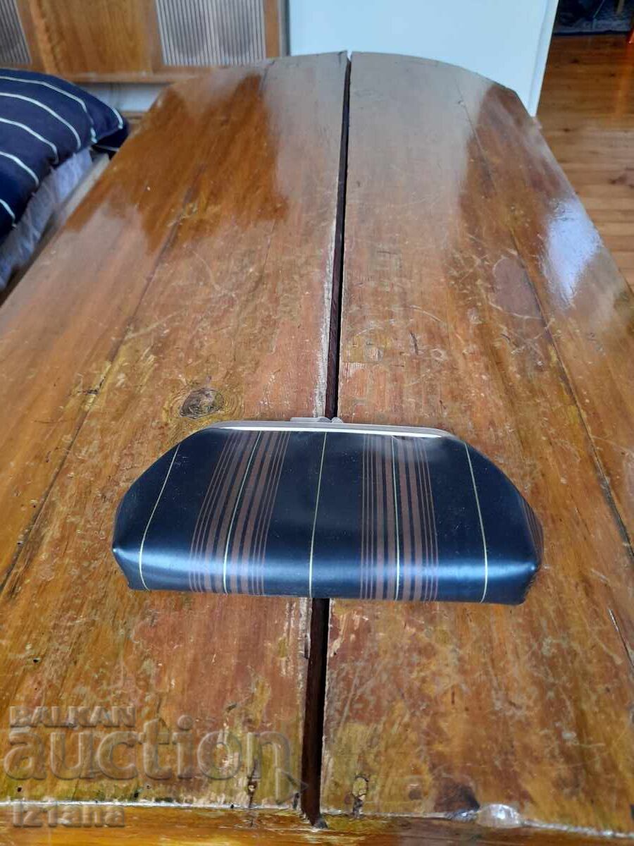 Old lady's purse Old lady's purse