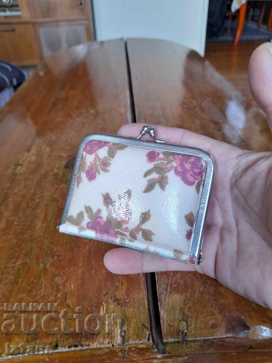 Auction Old lady's purse Auction Old lady's purse