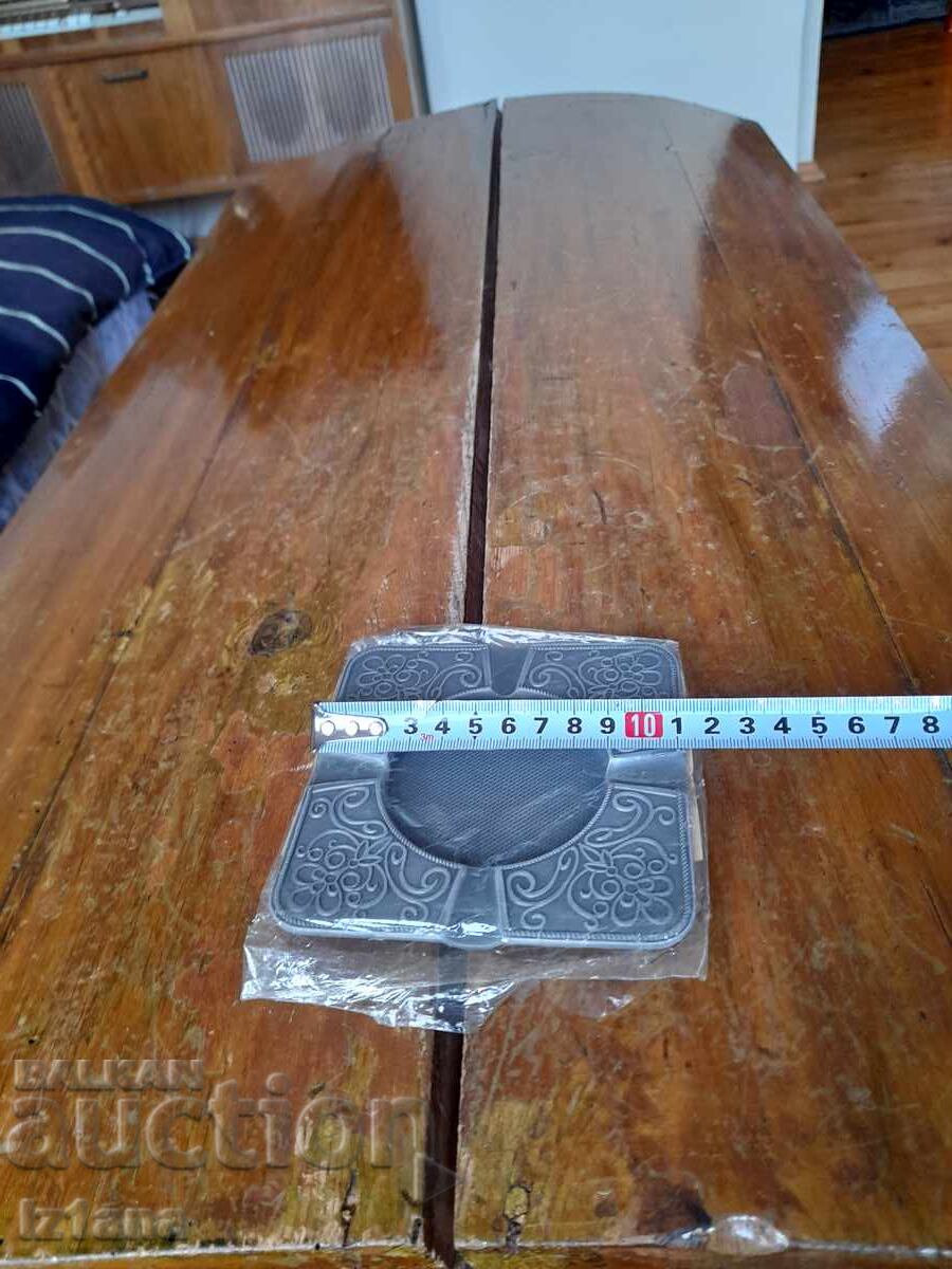 Old ashtray Pattern with price 32.00 BGN | € 16.36