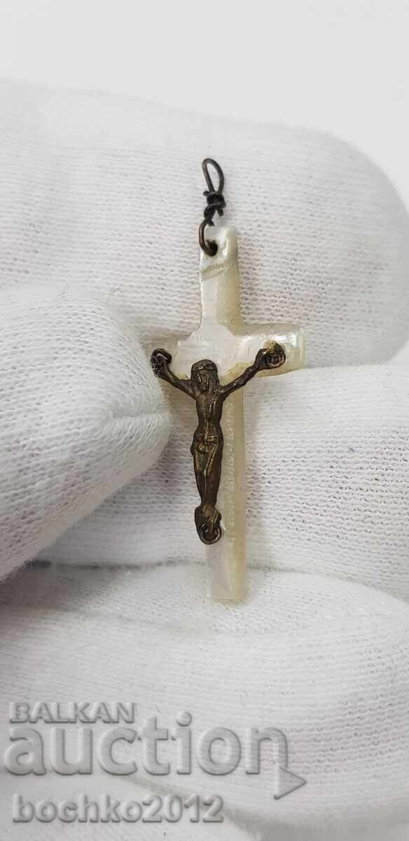 Delivery of Collectible Renaissance mother-of-pearl cross of Jesus Christ, 19th-20th century.