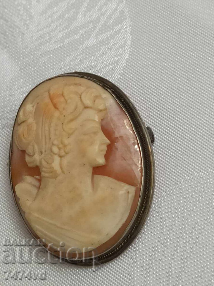 Old silver brooch and medallion - cameo, 800 fineness with price 300.00 BGN | € 153.39