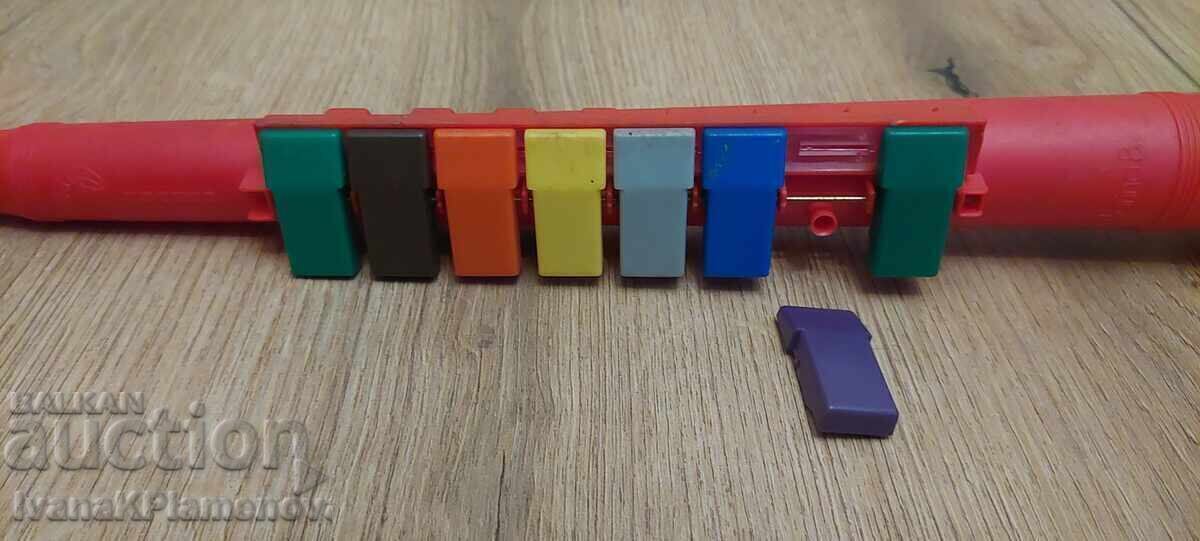 Retro toy, one key has fallen off with price 14.00 BGN | € 7.16 Retro toy, one key has fallen off with price 14.00 BGN | € 7.16