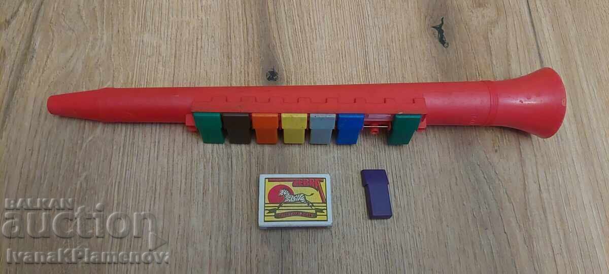 Retro toy, one key has fallen off - 7 Retro toy, one key has fallen off - 7