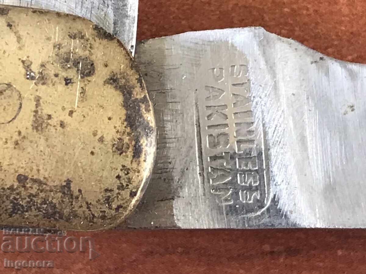 Delivery of FOLDING KNIFE, OLD BLADE, PAKISTAN Delivery of FOLDING KNIFE, OLD BLADE, PAKISTAN