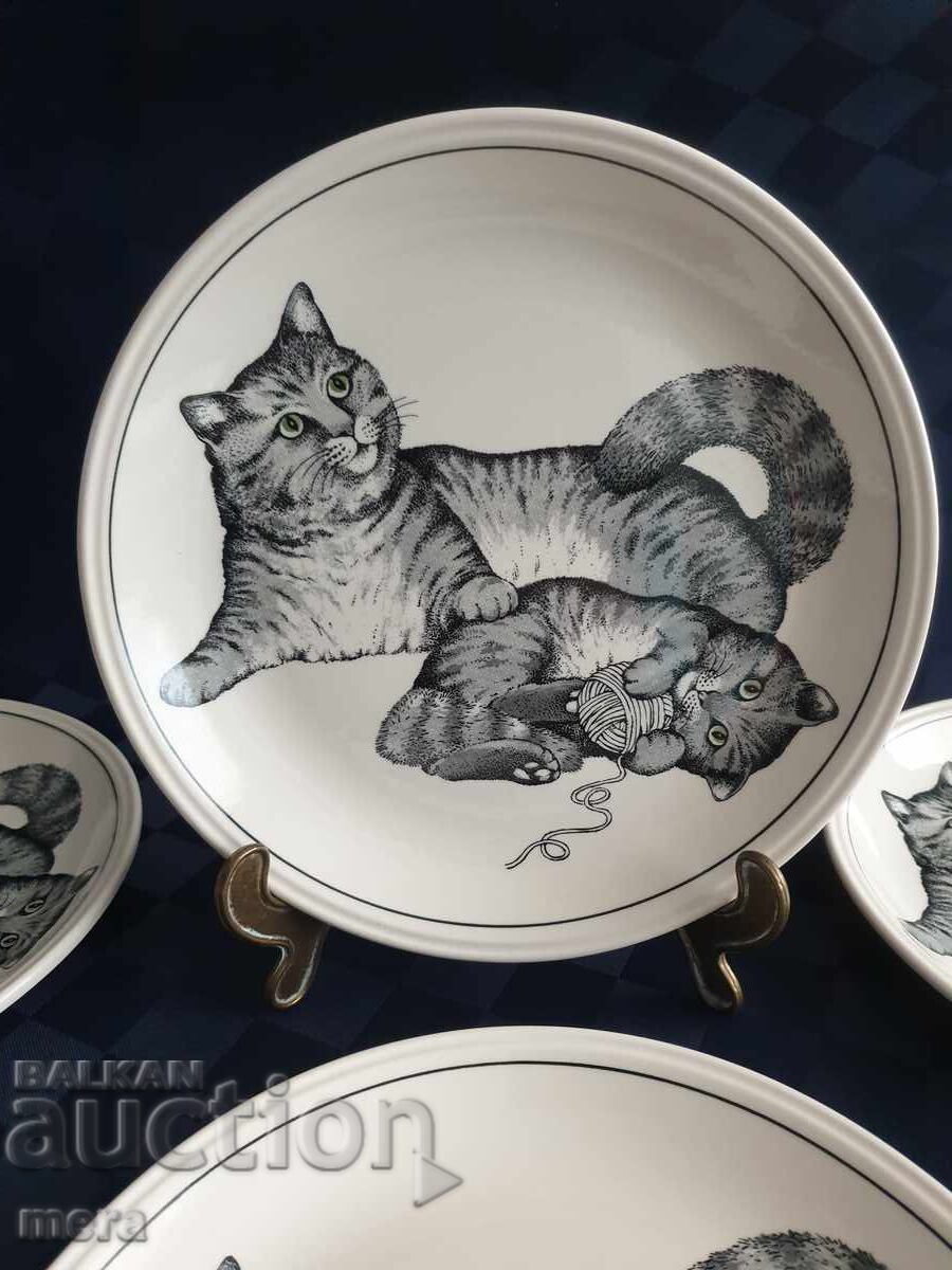 English tableware set with cat decorStaffordshire tableware with price 90.00 BGN | € 46.02 English tableware set with cat decorStaffordshire tableware with price 90.00 BGN | € 46.02