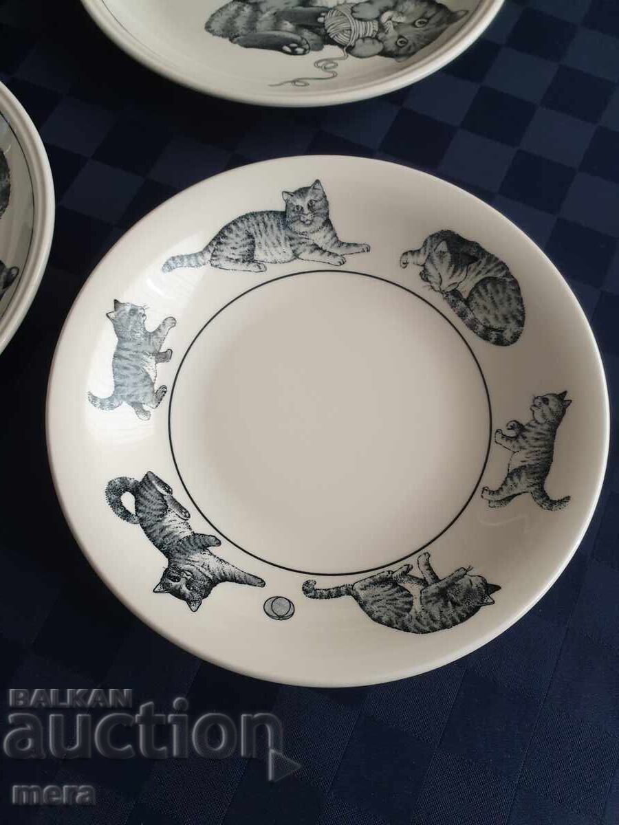 Auction English tableware set with cat decorStaffordshire tableware Auction English tableware set with cat decorStaffordshire tableware