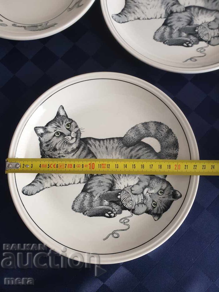 English tableware set with cat decorStaffordshire tableware - 5 English tableware set with cat decorStaffordshire tableware - 5