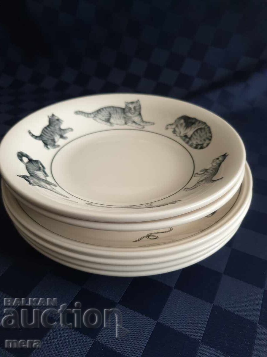 English tableware set with cat decorStaffordshire tableware - 6 English tableware set with cat decorStaffordshire tableware - 6