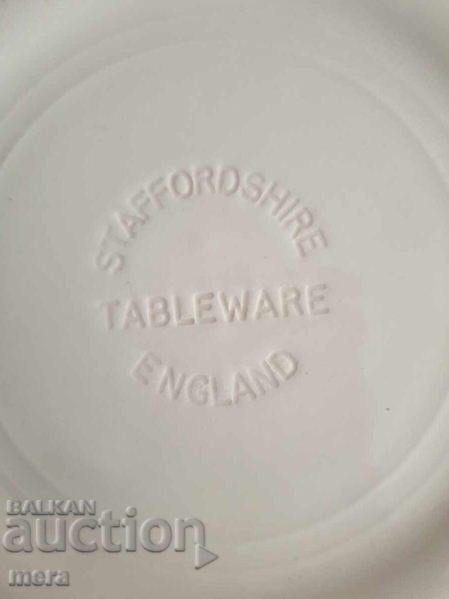 English tableware set with cat decorStaffordshire tableware - 7 English tableware set with cat decorStaffordshire tableware - 7