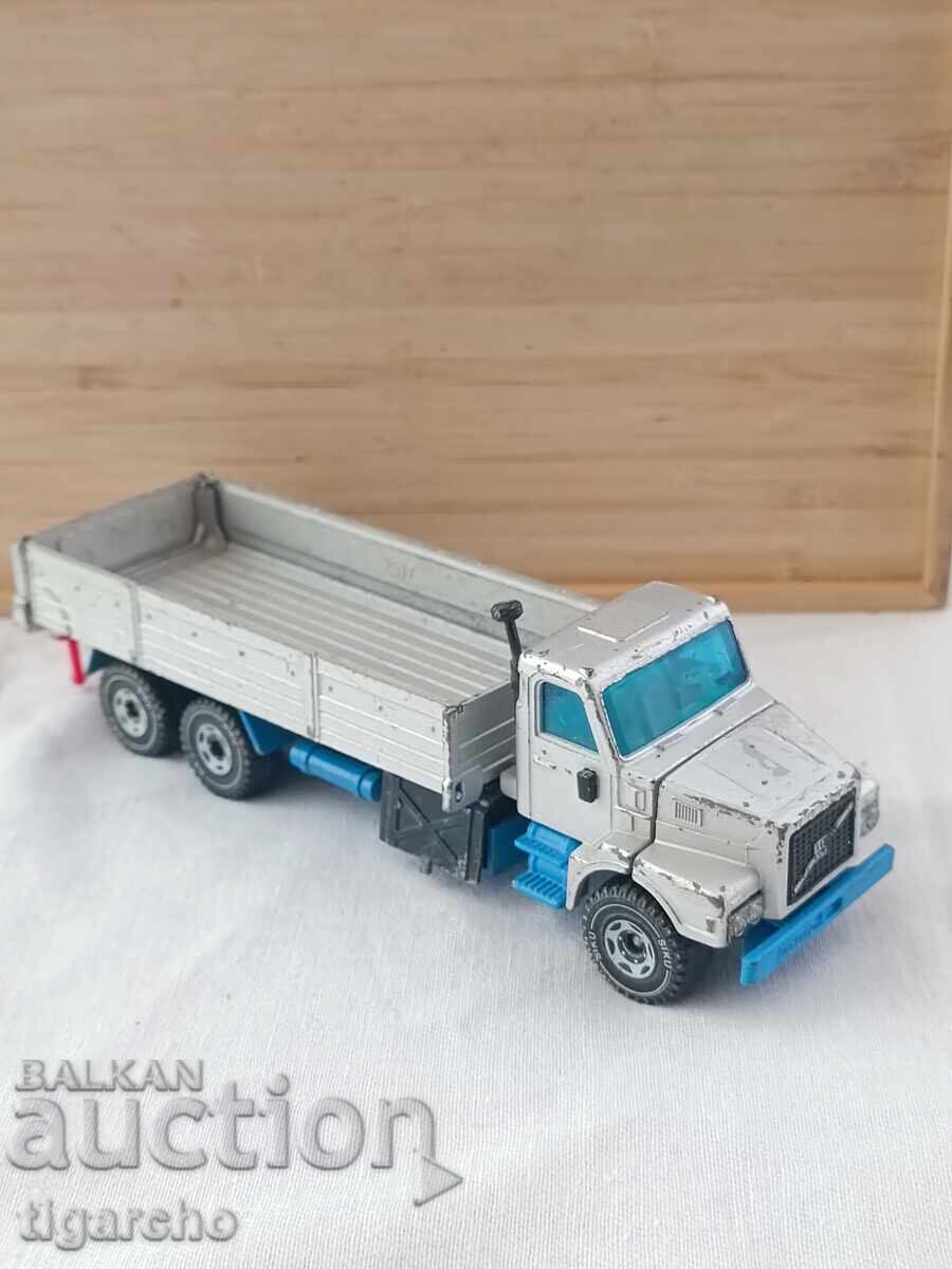 Volvo truck with price 50.00 BGN | € 25.56 Volvo truck with price 50.00 BGN | € 25.56