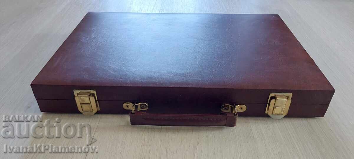 Auction  Excellent board for connoisseurs