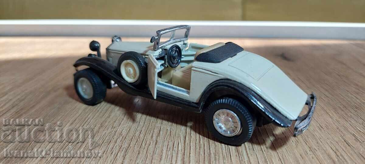 Licitație Cărucior metalic pentru colecționari