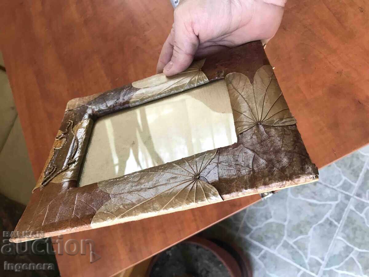 Delivery of PHOTO OR PAINTING FRAME MADE OF PRESSED BANANA LEAVES-NEW Delivery of PHOTO OR PAINTING FRAME MADE OF PRESSED BANANA LEAVES-NEW