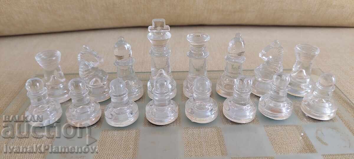 Auction Glass chess for connoisseurs 25cm 25cm Auction Glass chess for connoisseurs 25cm 25cm