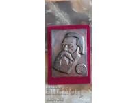 Basorelieful Friedrich Engels