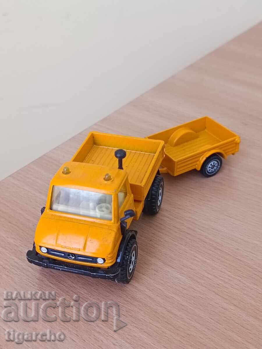 Mercedes metal truck with price 40.00 BGN | € 20.45