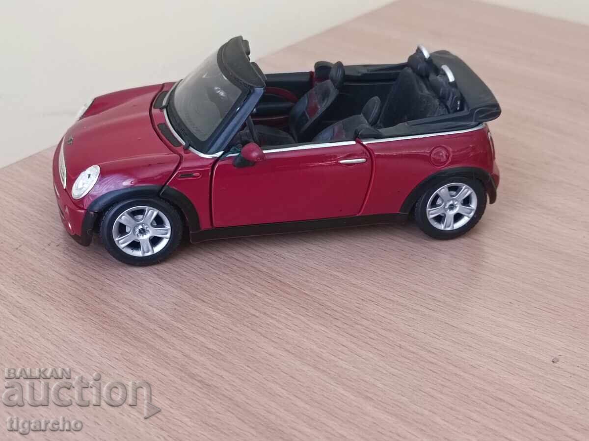 Carucior metalic Mini Cooper cu preț 45.00 BGN | € 23.01