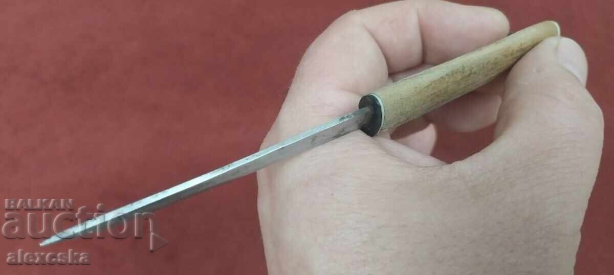 Delivery of Old letter knife Delivery of Old letter knife