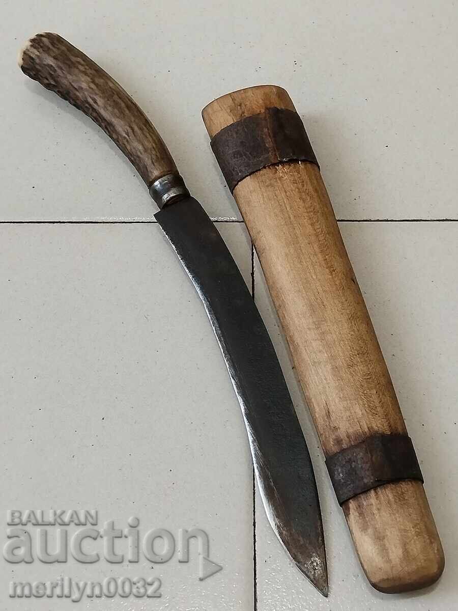 Old hunting knife with antler handle with price 89.50 BGN | € 45.76 Old hunting knife with antler handle with price 89.50 BGN | € 45.76