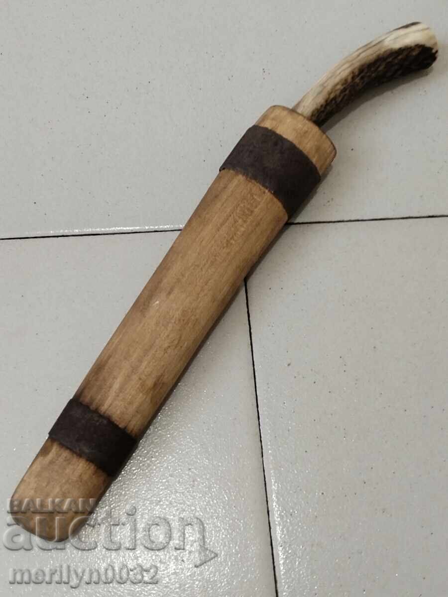 Auction Old hunting knife with antler handle Auction Old hunting knife with antler handle