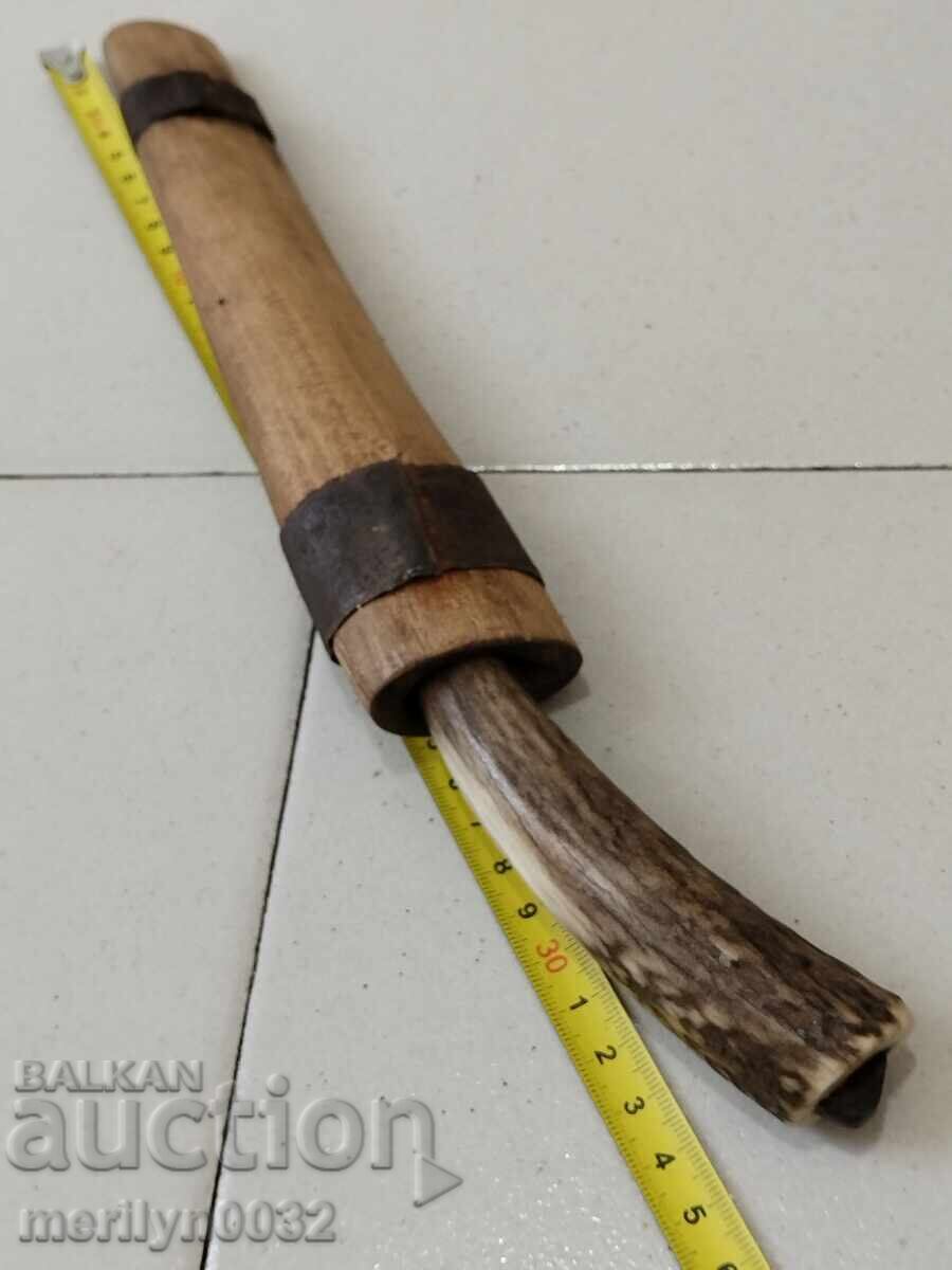 Delivery of Old hunting knife with antler handle Delivery of Old hunting knife with antler handle