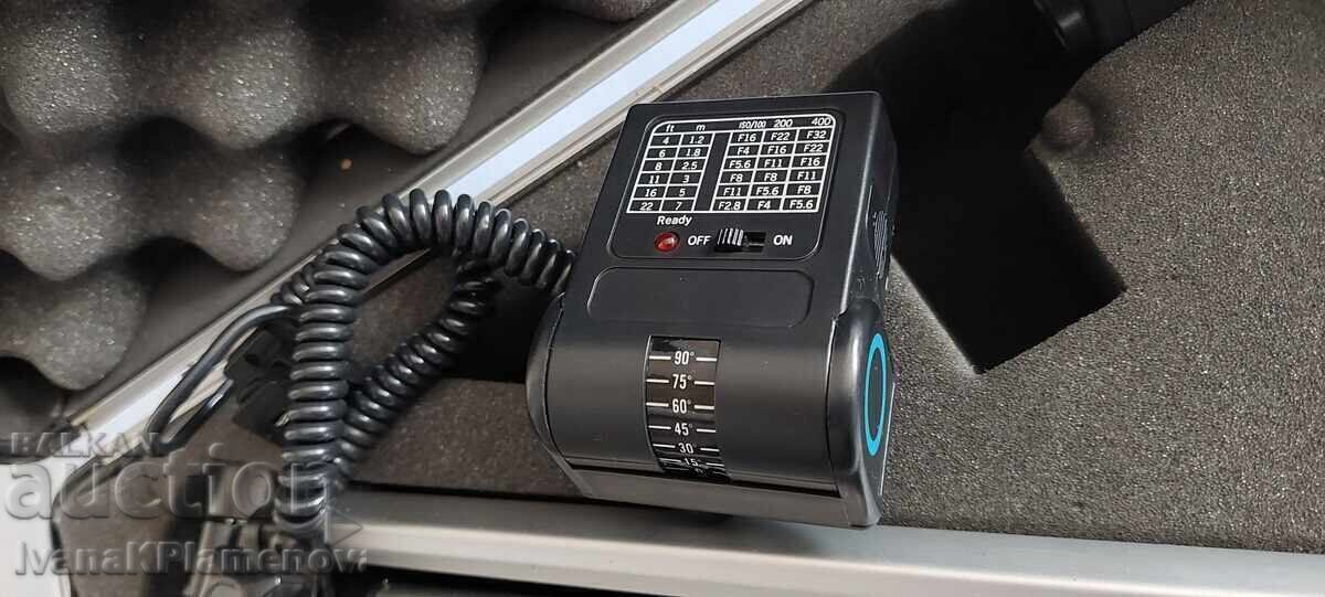 Delivery of Camera and suitcase with accessories, new Delivery of Camera and suitcase with accessories, new