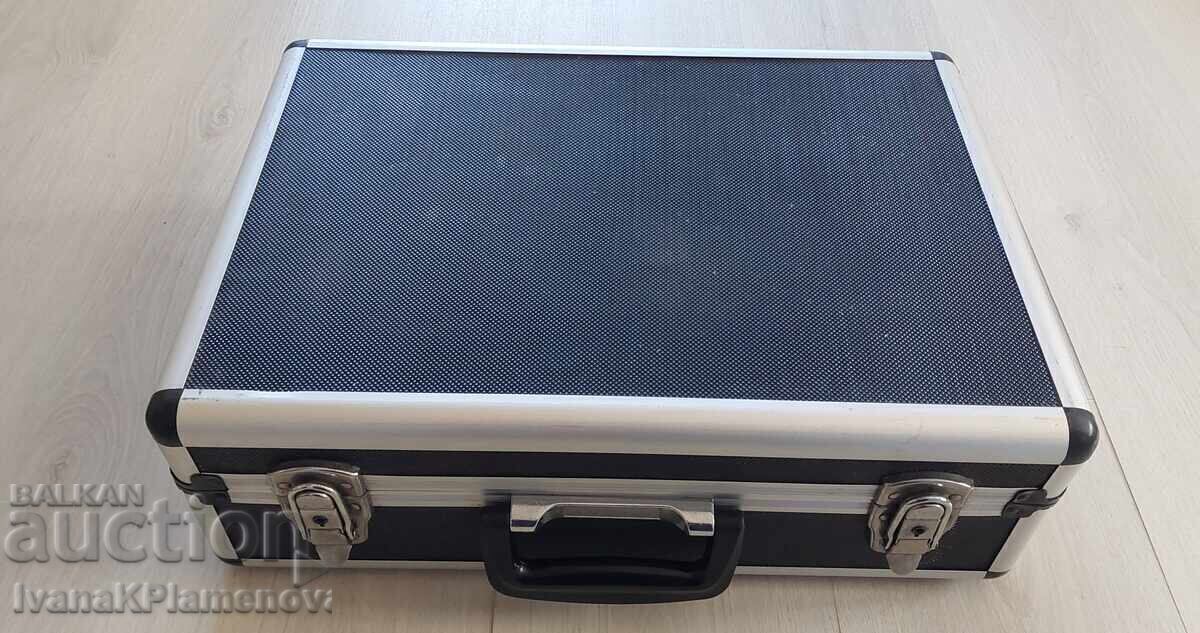 Camera and suitcase with accessories, new - 5 Camera and suitcase with accessories, new - 5