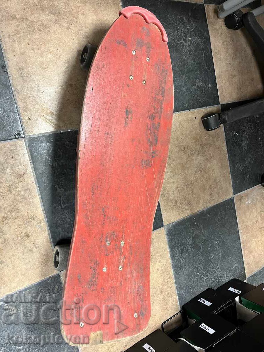 Skateboard bulgar mare cu preț 30.00 BGN | € 15.34