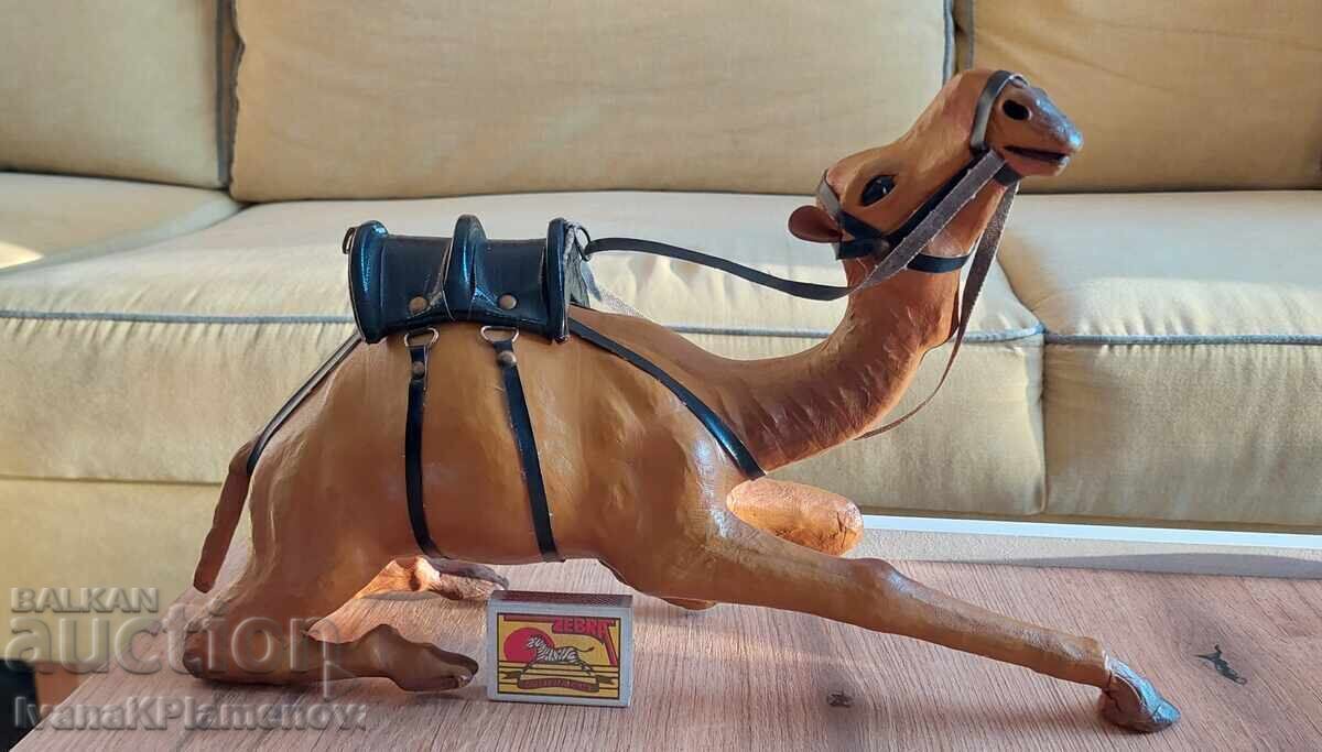 Delivery of Camel leather figure for connoisseurs Delivery of Camel leather figure for connoisseurs