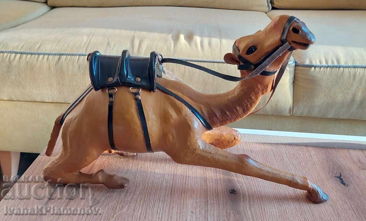 Camel leather figure for connoisseurs Camel leather figure for connoisseurs