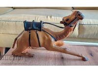 Camel leather figure for connoisseurs